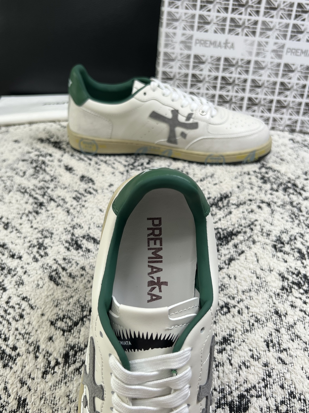 ⚠️只换码不退⚠️  PRMAMITA 高品质  顶级工艺品  普拉米亚达 男士运动鞋专柜同步，鞋面意大利原版进口牛皮搭