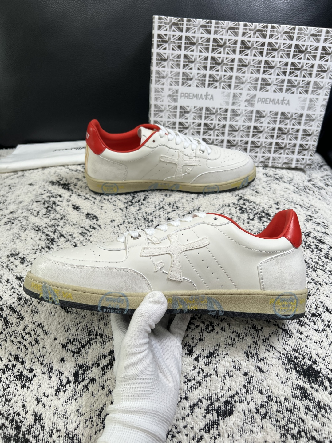 ⚠️只换码不退⚠️  PRMAMITA 高品质  顶级工艺品  普拉米亚达 男士运动鞋专柜同步，鞋面意大利原版进口牛皮搭