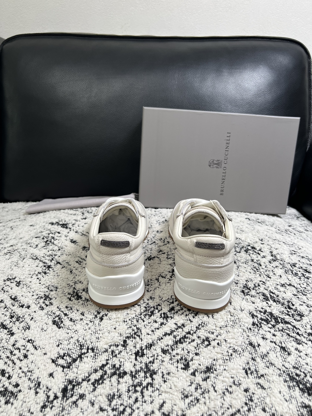 Brunello Cucinelli  高品质 顶级工艺品  BC  专柜同步原厂配置，意大利进口牛皮面料牛内里垫，高品