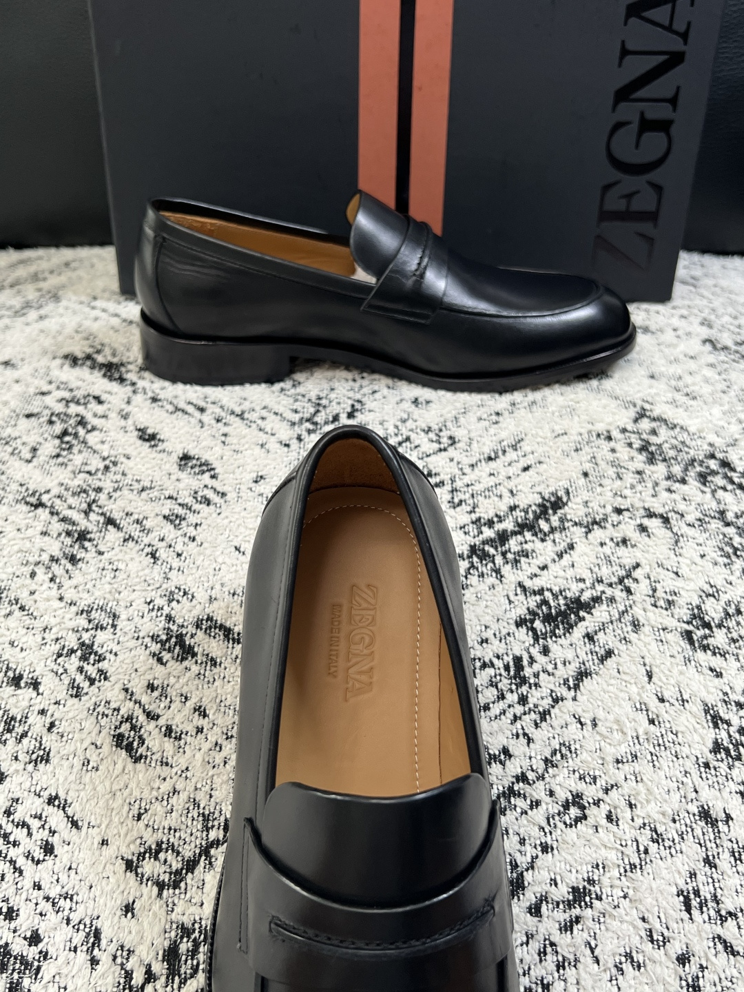 Zegna  高品质  顶级工艺品  杰尼亚  皮鞋专柜新款原厂配置，意大利进口牛皮面料，进口牛里垫，透气舒适，鞋底：原