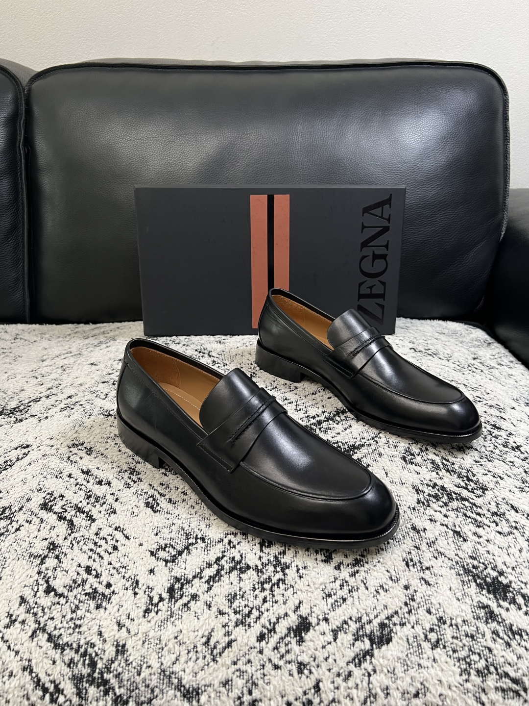 Zegna 高品质 顶级工艺品 杰尼亚 皮鞋专柜新款原厂配置,意大利进口牛皮面料,进口牛里垫,透气舒适,鞋底:原 Zegna 高品质 顶级工艺品 杰尼亚 皮鞋专柜新款原厂配置,意大利进口牛皮面料,进口牛里垫,透气舒适,鞋底:原