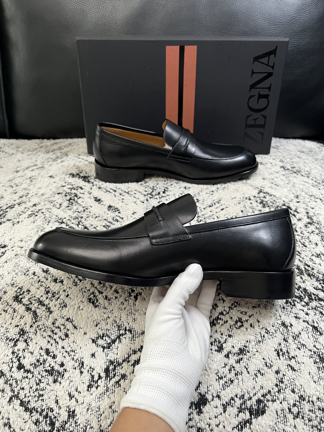 Zegna  高品质  顶级工艺品  杰尼亚  皮鞋专柜新款原厂配置，意大利进口牛皮面料，进口牛里垫，透气舒适，鞋底：原