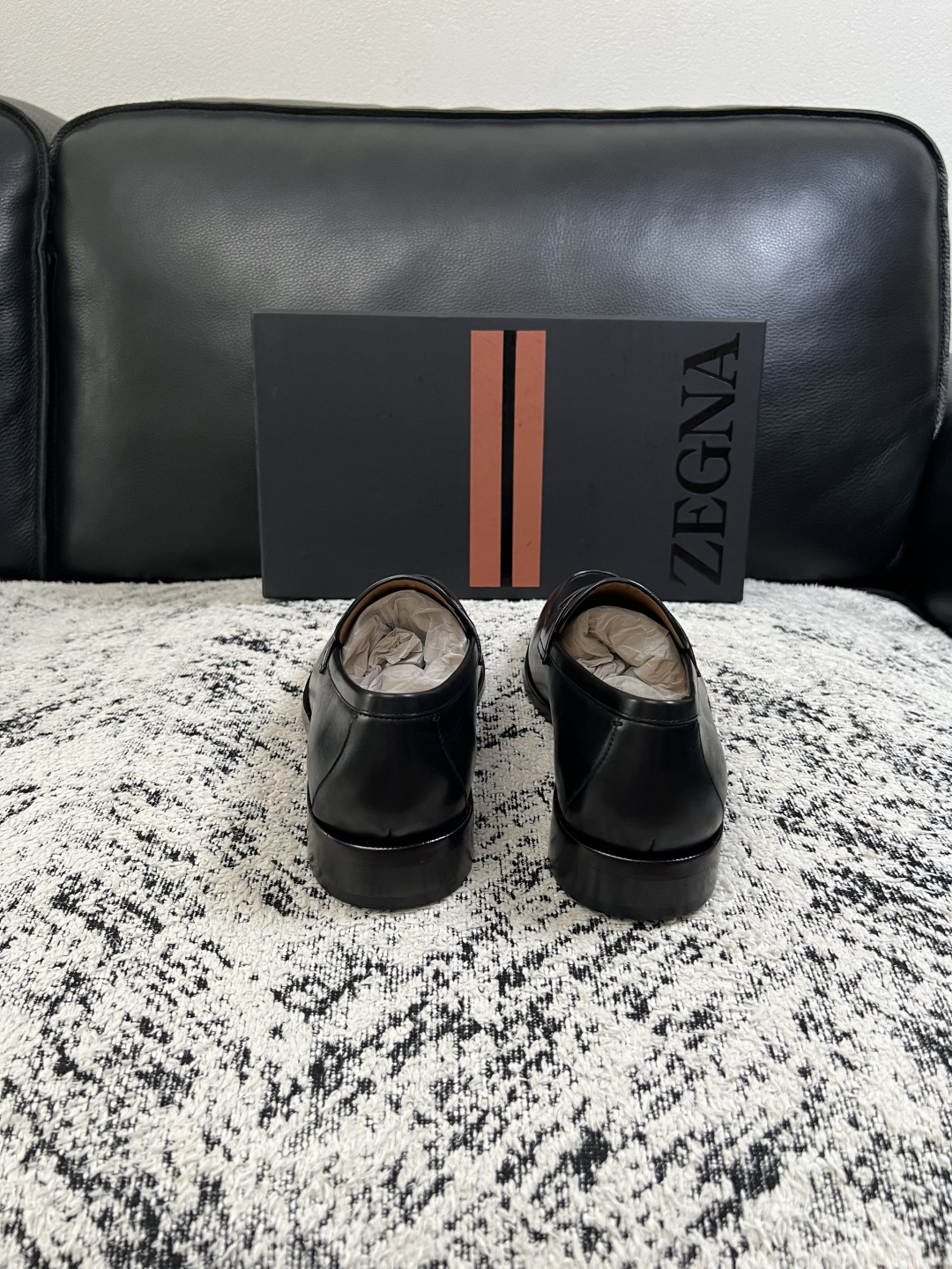 Zegna  高品质  顶级工艺品  杰尼亚  皮鞋专柜新款原厂配置，意大利进口牛皮面料，进口牛里垫，透气舒适，鞋底：原