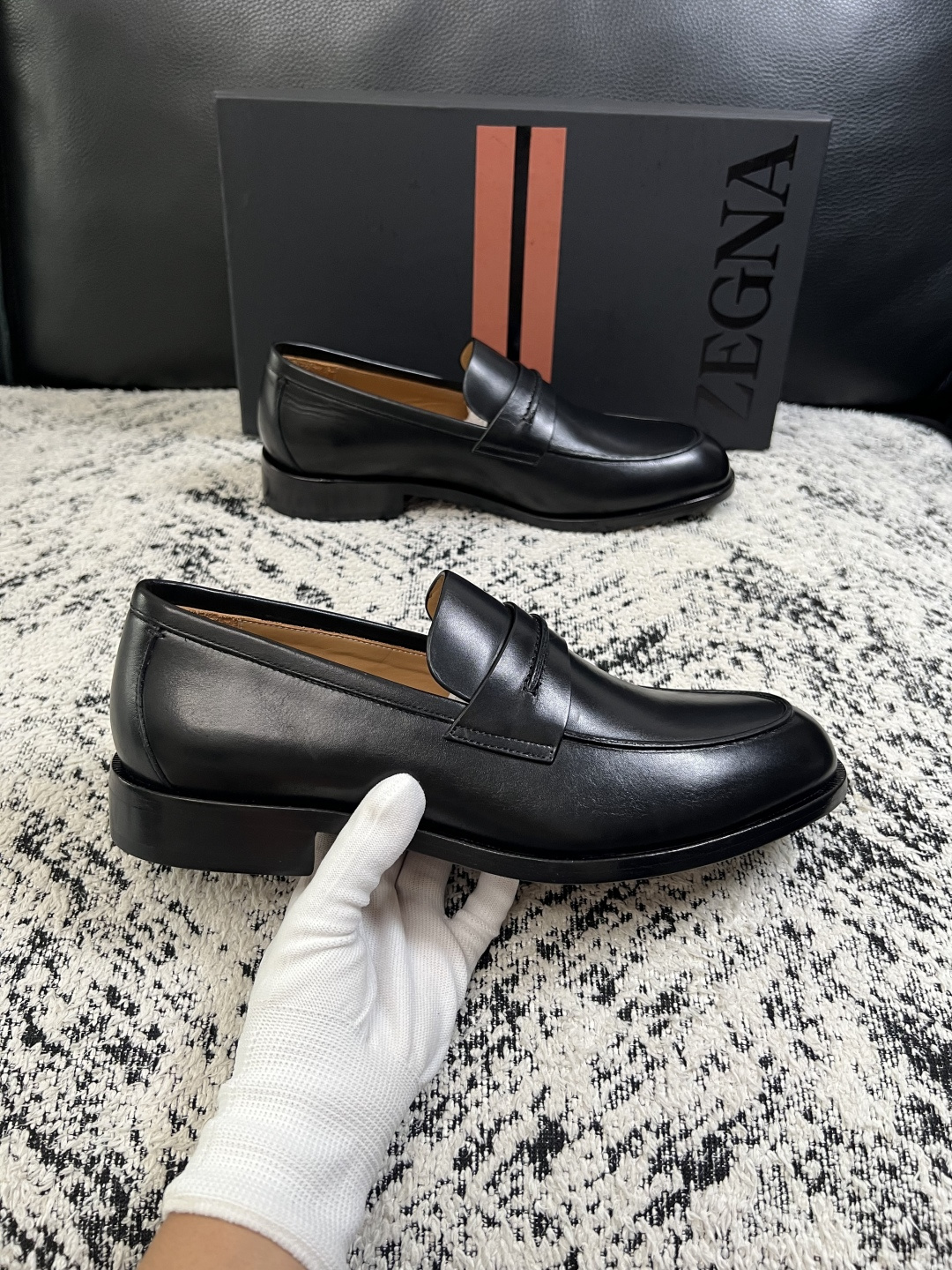 Zegna  高品质  顶级工艺品  杰尼亚  皮鞋专柜新款原厂配置，意大利进口牛皮面料，进口牛里垫，透气舒适，鞋底：原