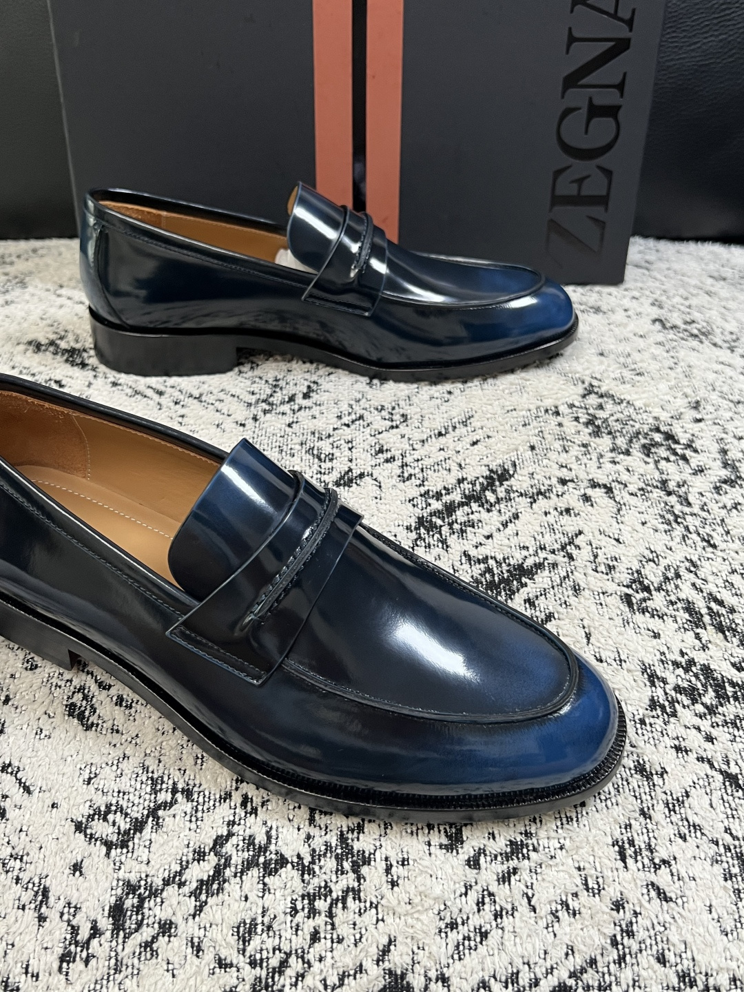 Zegna  高品质  顶级工艺品  杰尼亚  皮鞋专柜新款原厂配置，意大利进口牛皮面料，进口牛里垫，透气舒适，鞋底：原