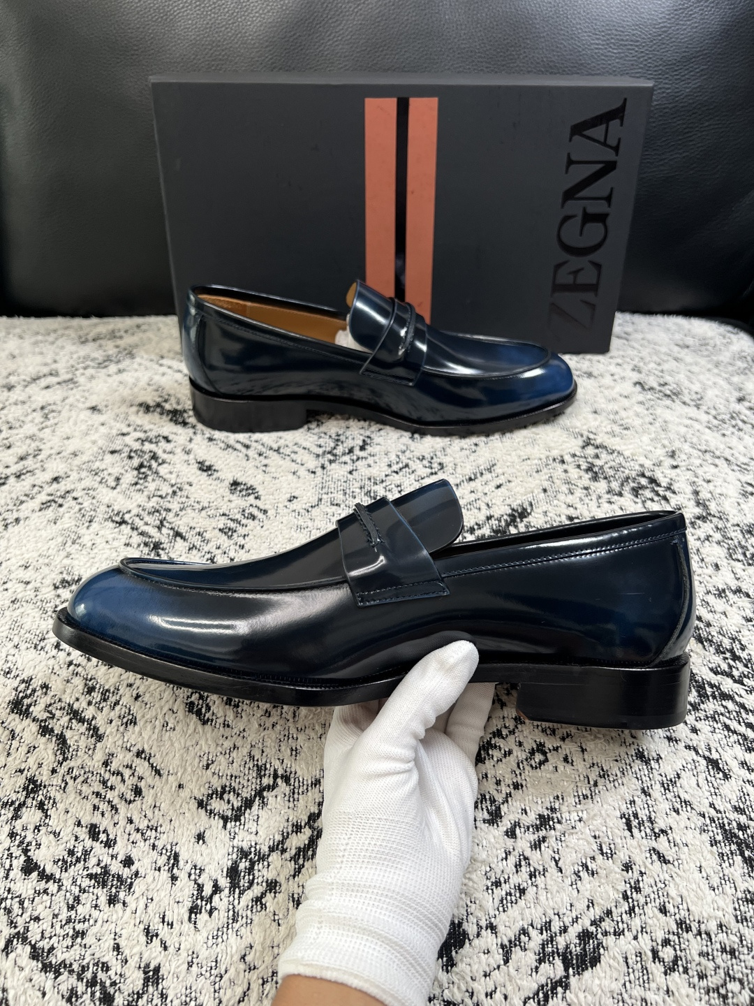 Zegna  高品质  顶级工艺品  杰尼亚  皮鞋专柜新款原厂配置，意大利进口牛皮面料，进口牛里垫，透气舒适，鞋底：原