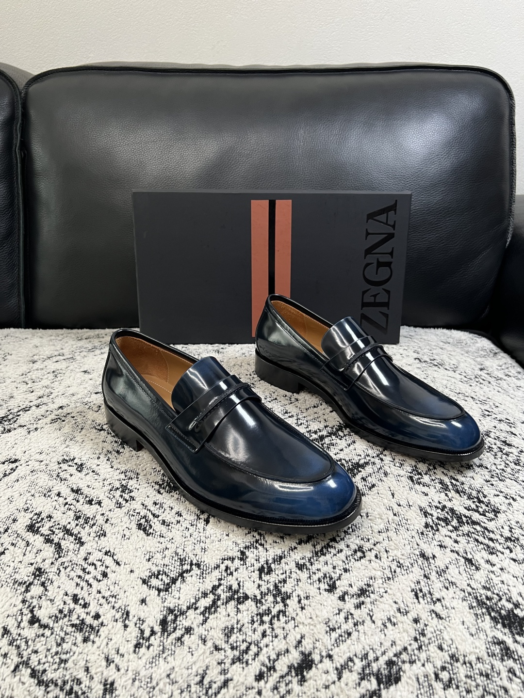 Zegna 高品质 顶级工艺品 杰尼亚 皮鞋专柜新款原厂配置,意大利进口牛皮面料,进口牛里垫,透气舒适,鞋底:原 Zegna 高品质 顶级工艺品 杰尼亚 皮鞋专柜新款原厂配置,意大利进口牛皮面料,进口牛里垫,透气舒适,鞋底:原