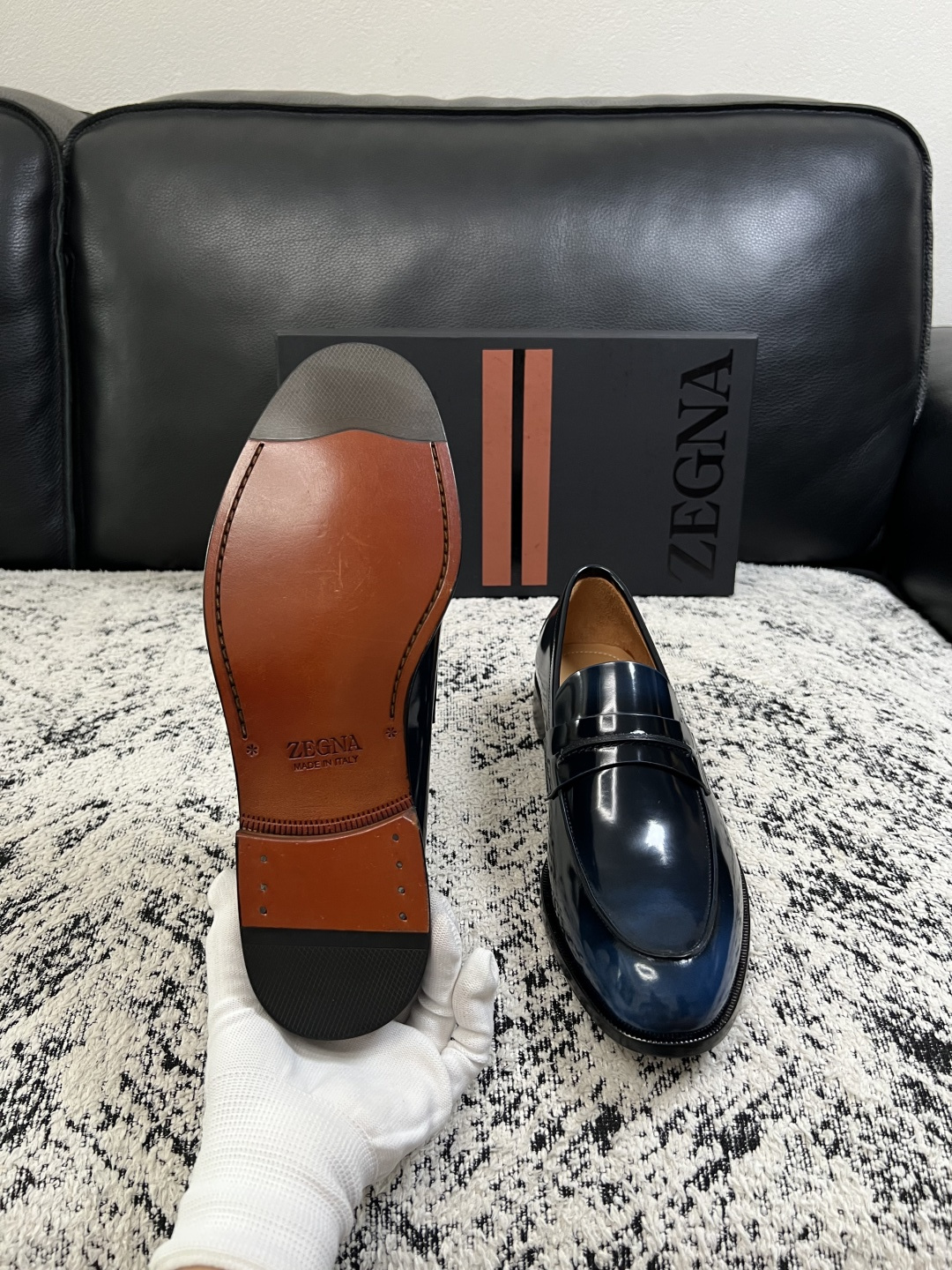 Zegna  高品质  顶级工艺品  杰尼亚  皮鞋专柜新款原厂配置，意大利进口牛皮面料，进口牛里垫，透气舒适，鞋底：原