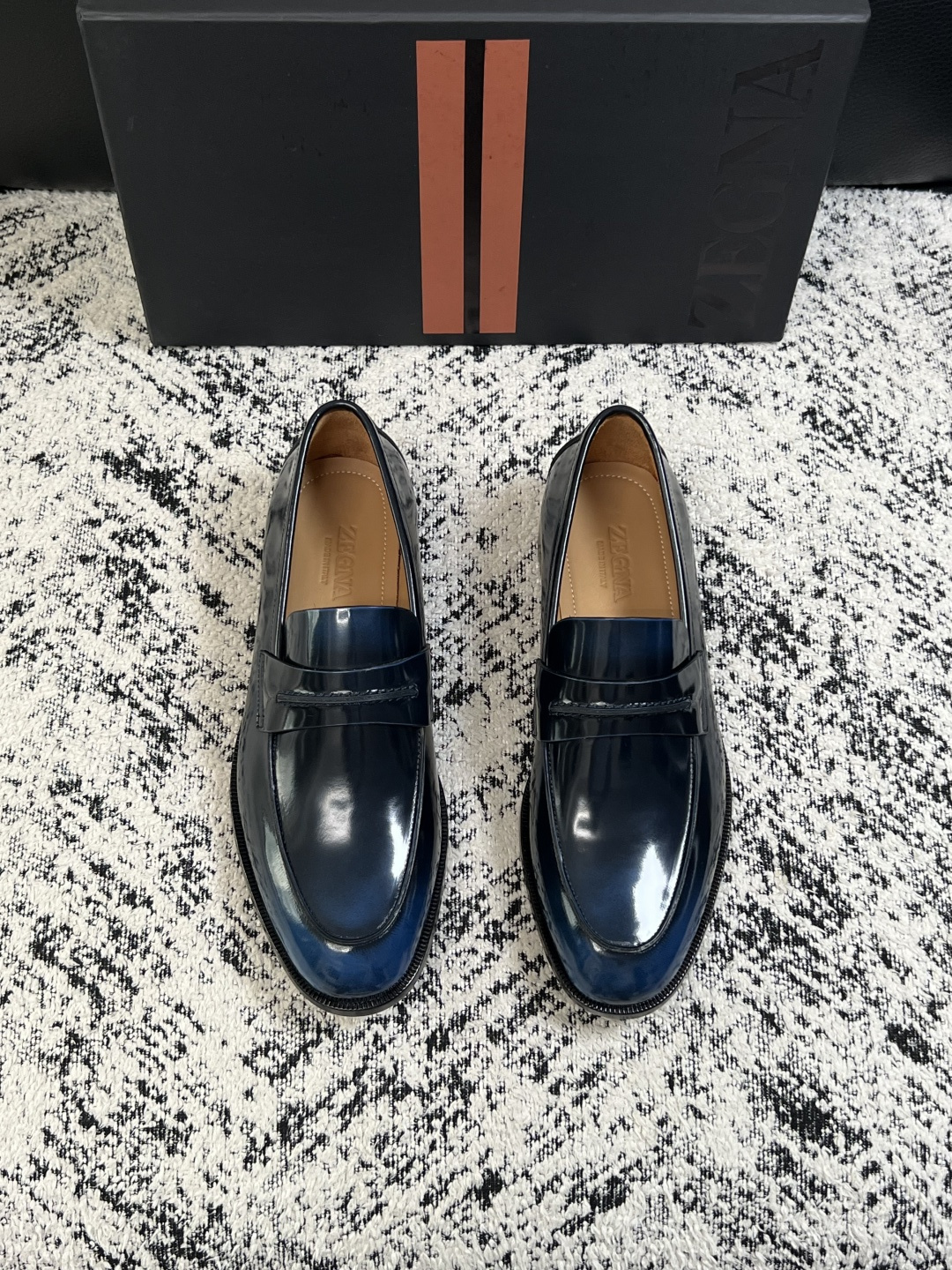 Zegna  高品质  顶级工艺品  杰尼亚  皮鞋专柜新款原厂配置，意大利进口牛皮面料，进口牛里垫，透气舒适，鞋底：原