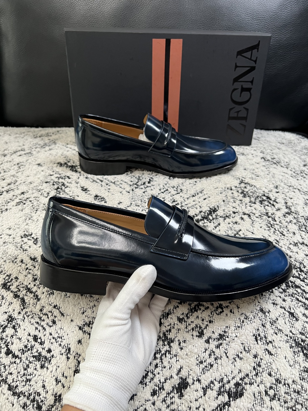 Zegna  高品质  顶级工艺品  杰尼亚  皮鞋专柜新款原厂配置，意大利进口牛皮面料，进口牛里垫，透气舒适，鞋底：原
