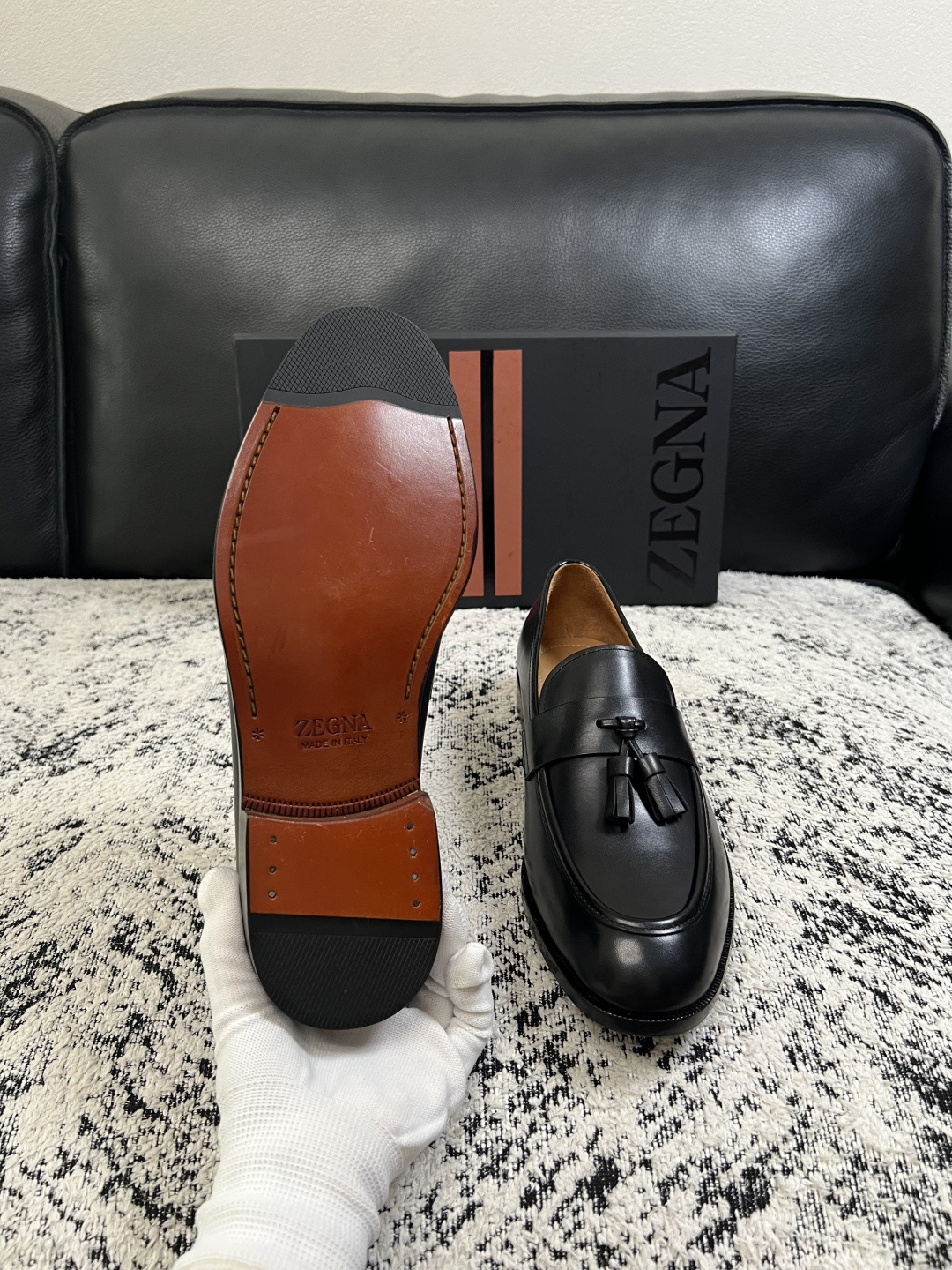 Zegna  高品质  顶级工艺品  杰尼亚  皮鞋专柜新款原厂配置，意大利进口牛皮面料，进口牛里垫，透气舒适，鞋底：原