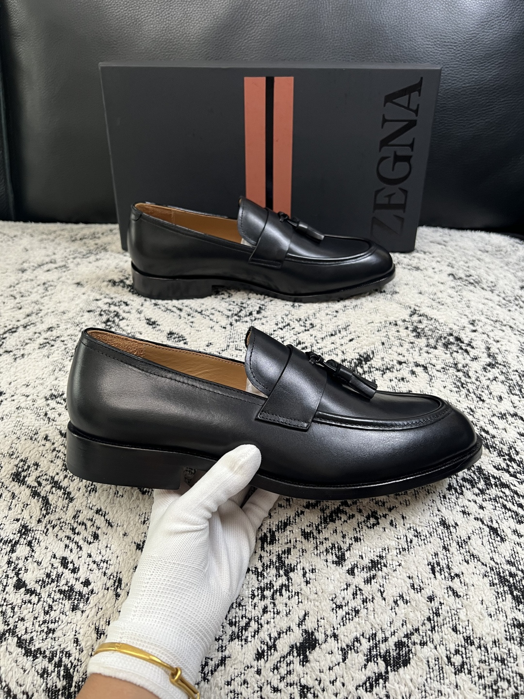 Zegna  高品质  顶级工艺品  杰尼亚  皮鞋专柜新款原厂配置，意大利进口牛皮面料，进口牛里垫，透气舒适，鞋底：原