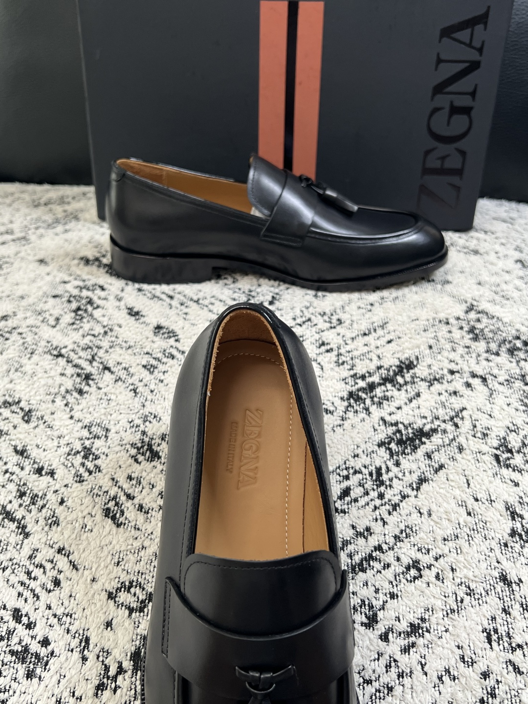 Zegna  高品质  顶级工艺品  杰尼亚  皮鞋专柜新款原厂配置，意大利进口牛皮面料，进口牛里垫，透气舒适，鞋底：原