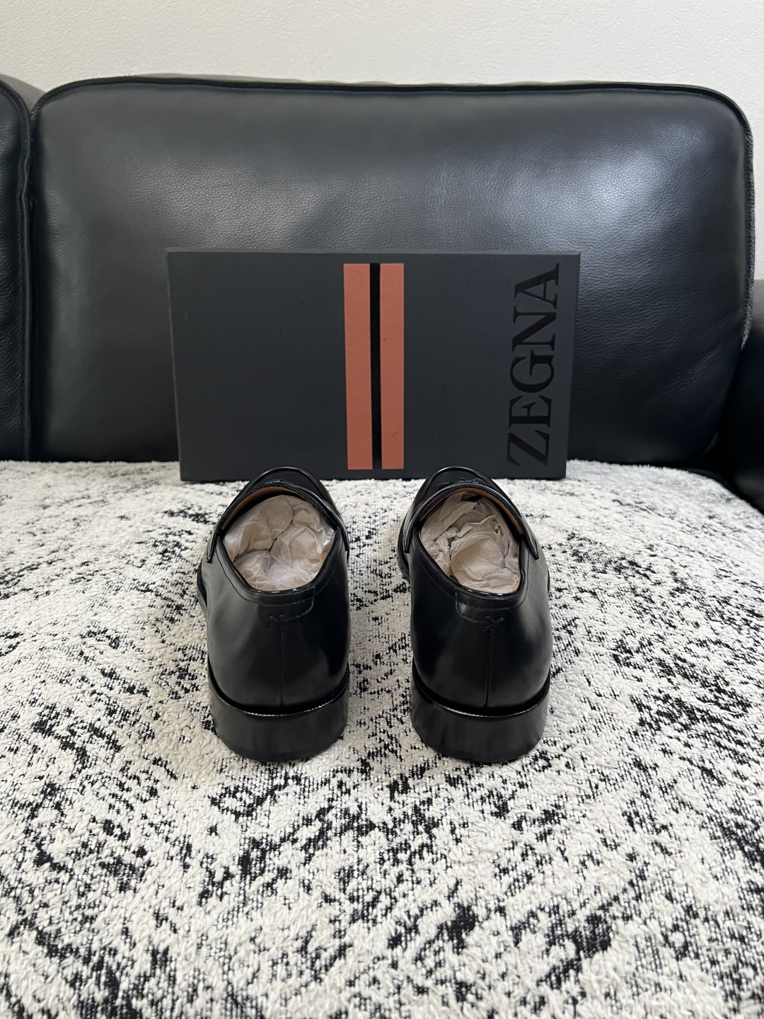 Zegna  高品质  顶级工艺品  杰尼亚  皮鞋专柜新款原厂配置，意大利进口牛皮面料，进口牛里垫，透气舒适，鞋底：原