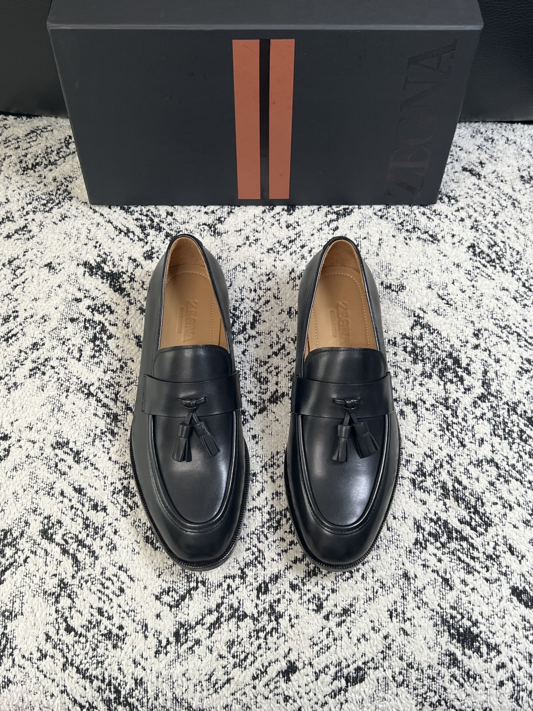 Zegna  高品质  顶级工艺品  杰尼亚  皮鞋专柜新款原厂配置，意大利进口牛皮面料，进口牛里垫，透气舒适，鞋底：原
