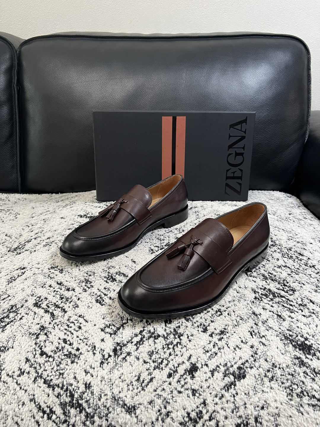 Zegna  高品质  顶级工艺品  杰尼亚  皮鞋专柜新款原厂配置，意大利进口牛皮面料，进口牛里垫，透气舒适，鞋底：原