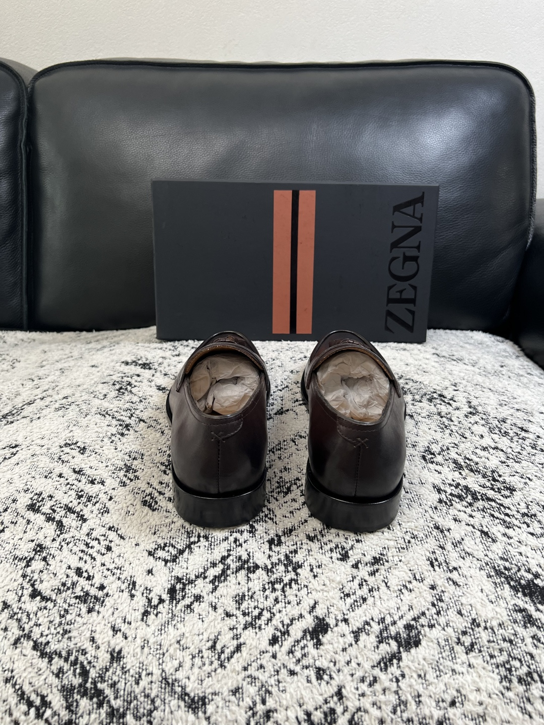 Zegna  高品质  顶级工艺品  杰尼亚  皮鞋专柜新款原厂配置，意大利进口牛皮面料，进口牛里垫，透气舒适，鞋底：原