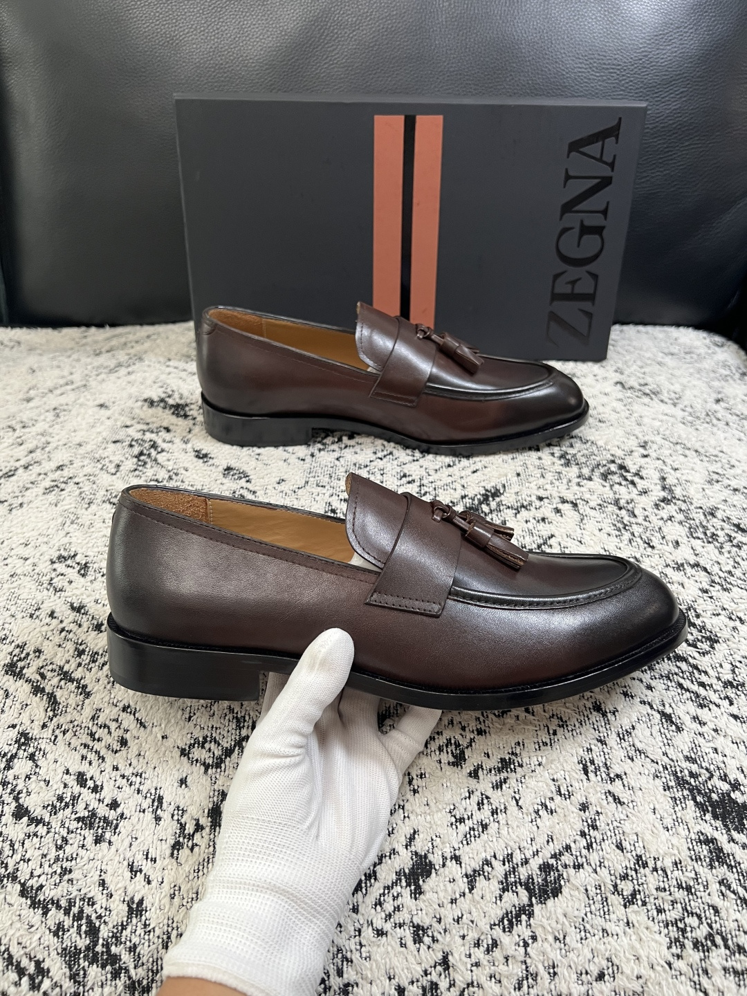 Zegna  高品质  顶级工艺品  杰尼亚  皮鞋专柜新款原厂配置，意大利进口牛皮面料，进口牛里垫，透气舒适，鞋底：原