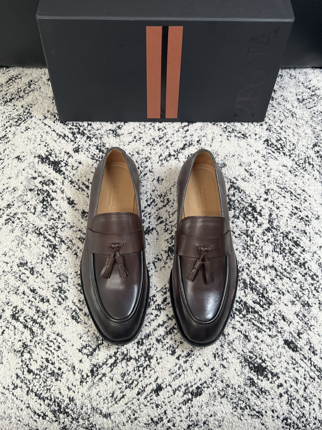 Zegna  高品质  顶级工艺品  杰尼亚  皮鞋专柜新款原厂配置，意大利进口牛皮面料，进口牛里垫，透气舒适，鞋底：原