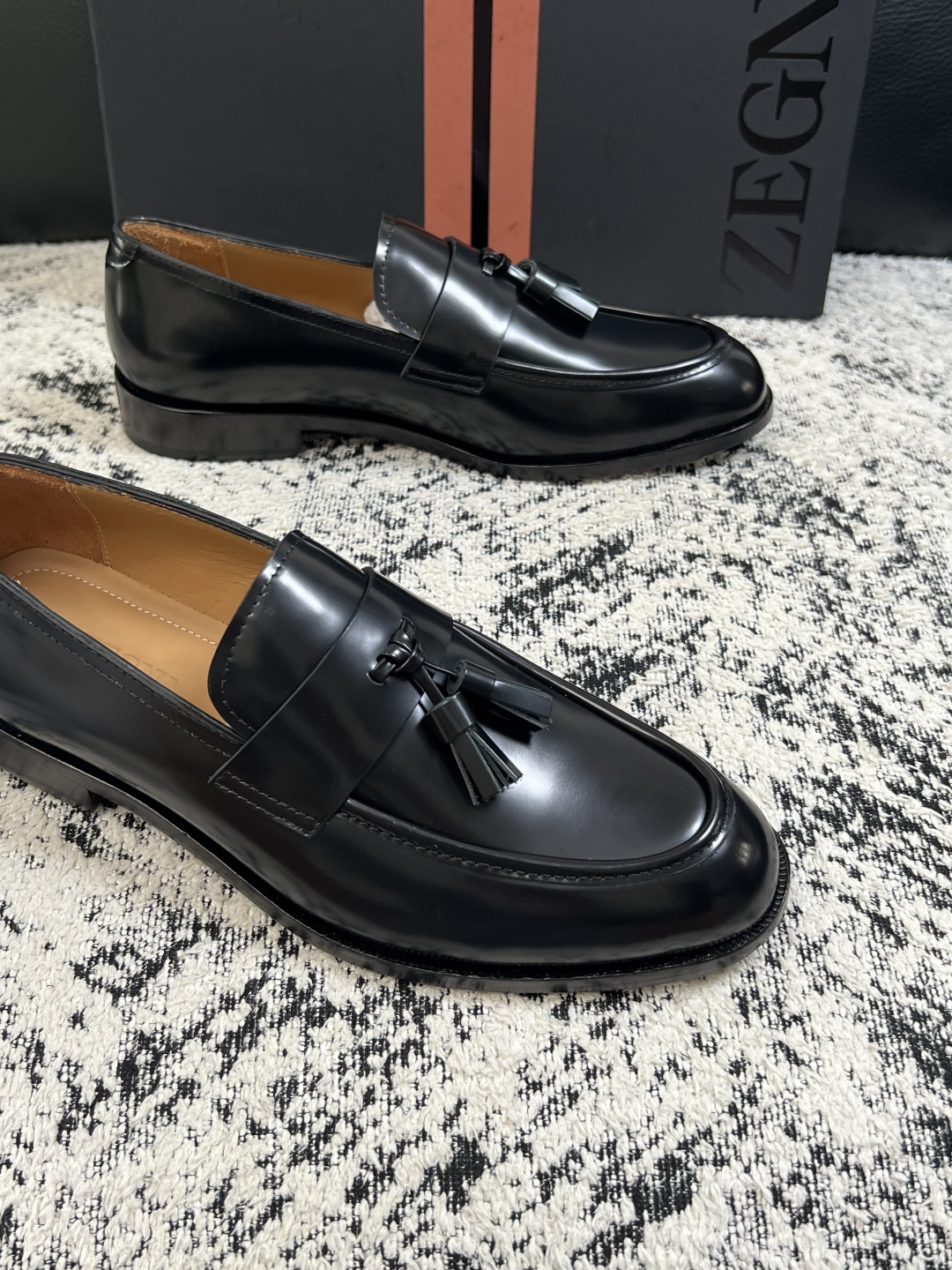 Zegna  高品质  顶级工艺品  杰尼亚  皮鞋专柜新款原厂配置，意大利进口牛皮面料，进口牛里垫，透气舒适，鞋底：原