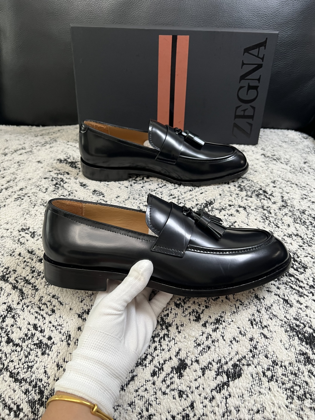 Zegna  高品质  顶级工艺品  杰尼亚  皮鞋专柜新款原厂配置，意大利进口牛皮面料，进口牛里垫，透气舒适，鞋底：原