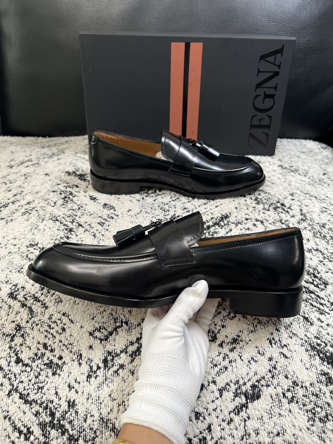 Zegna  高品质  顶级工艺品  杰尼亚  皮鞋专柜新款原厂配置，意大利进口牛皮面料，进口牛里垫，透气舒适，鞋底：原