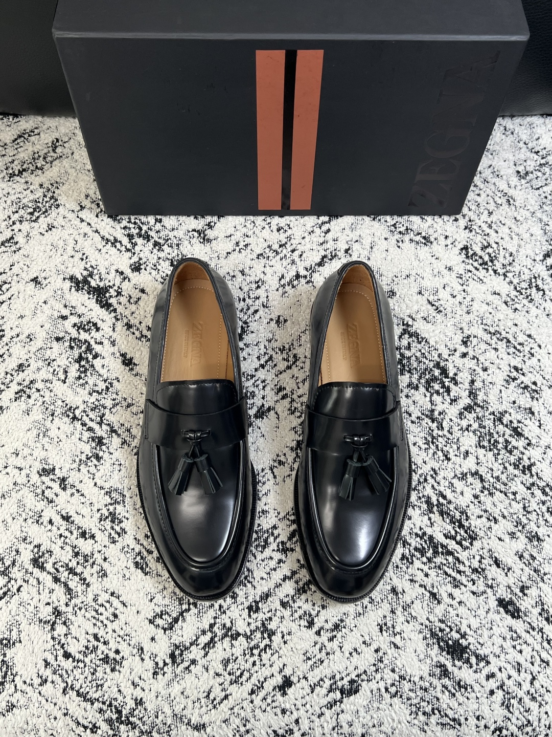 Zegna  高品质  顶级工艺品  杰尼亚  皮鞋专柜新款原厂配置，意大利进口牛皮面料，进口牛里垫，透气舒适，鞋底：原