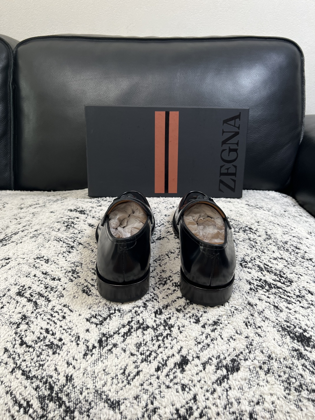Zegna  高品质  顶级工艺品  杰尼亚  皮鞋专柜新款原厂配置，意大利进口牛皮面料，进口牛里垫，透气舒适，鞋底：原