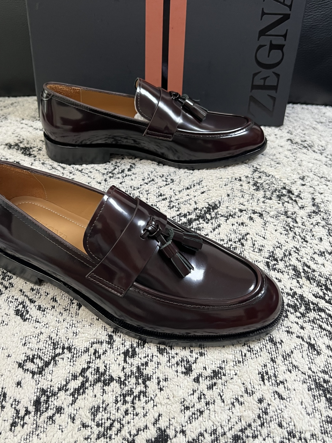 Zegna  高品质  顶级工艺品  杰尼亚  皮鞋专柜新款原厂配置，意大利进口牛皮面料，进口牛里垫，透气舒适，鞋底：原