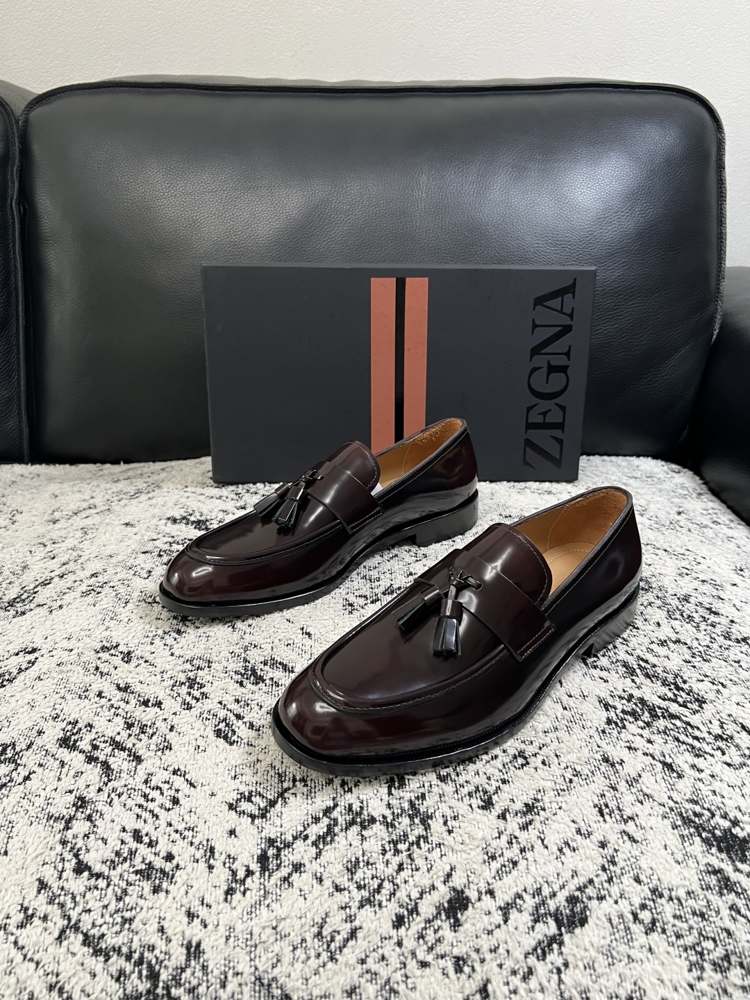 Zegna  高品质  顶级工艺品  杰尼亚  皮鞋专柜新款原厂配置，意大利进口牛皮面料，进口牛里垫，透气舒适，鞋底：原
