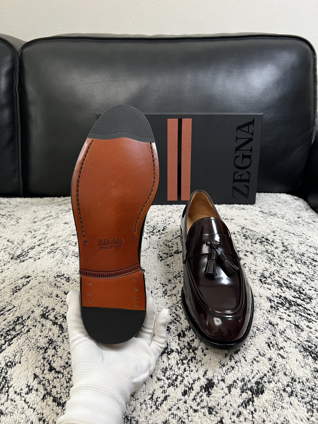 Zegna  高品质  顶级工艺品  杰尼亚  皮鞋专柜新款原厂配置，意大利进口牛皮面料，进口牛里垫，透气舒适，鞋底：原