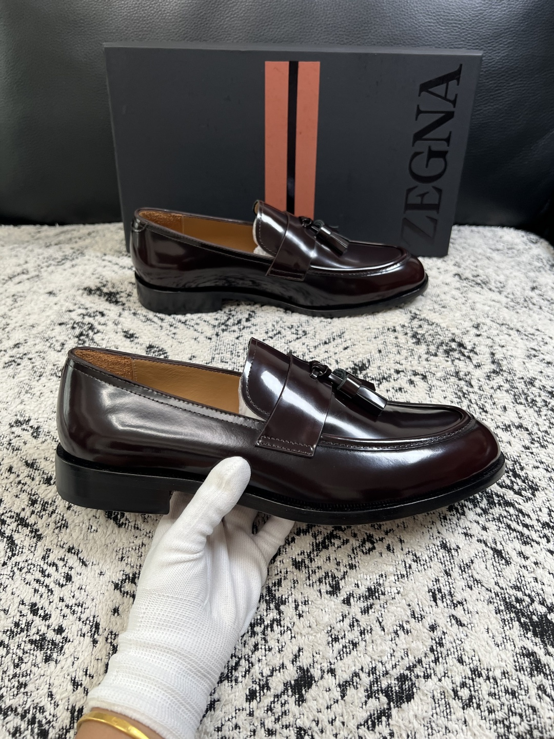 Zegna  高品质  顶级工艺品  杰尼亚  皮鞋专柜新款原厂配置，意大利进口牛皮面料，进口牛里垫，透气舒适，鞋底：原