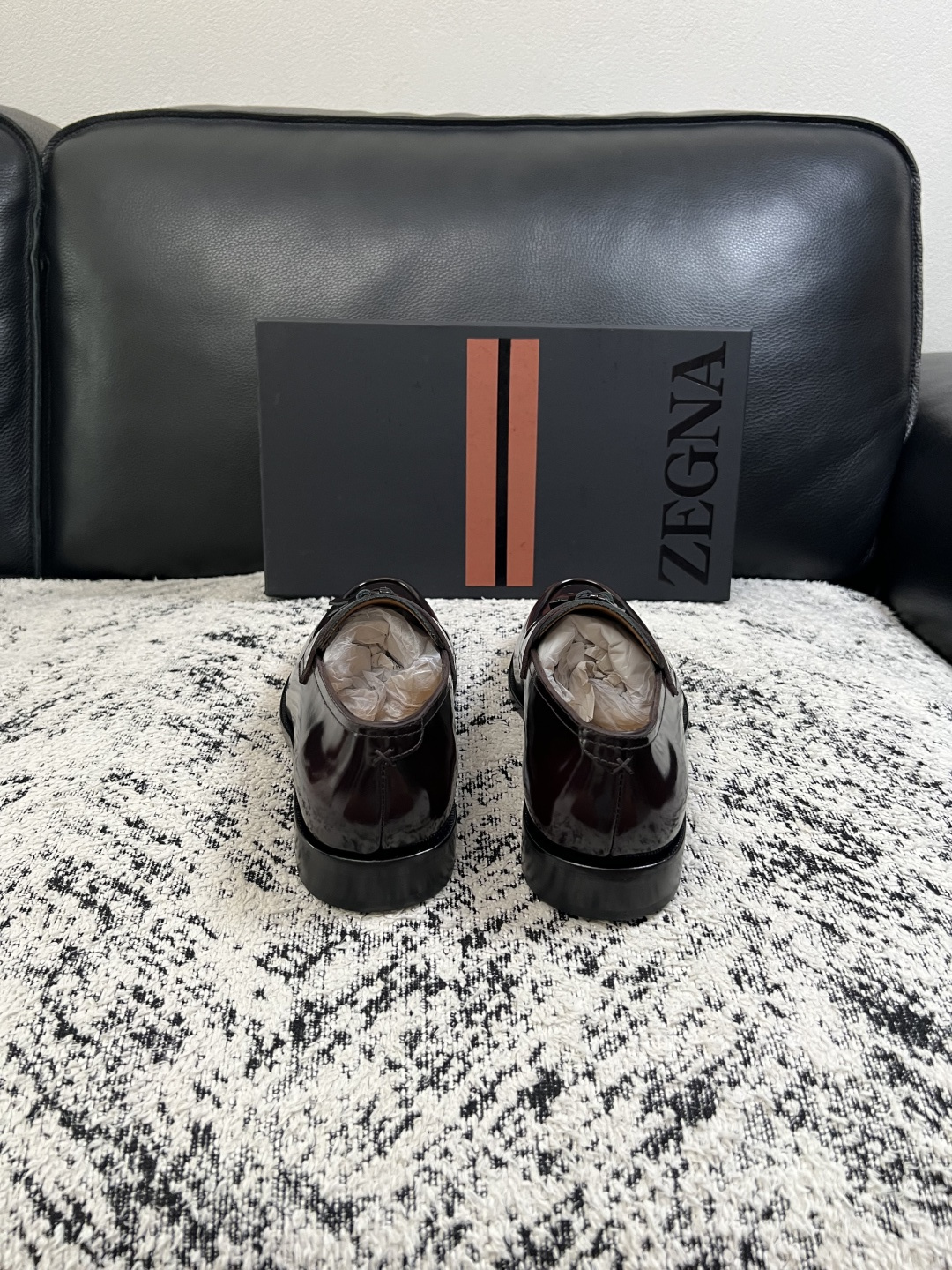 Zegna  高品质  顶级工艺品  杰尼亚  皮鞋专柜新款原厂配置，意大利进口牛皮面料，进口牛里垫，透气舒适，鞋底：原