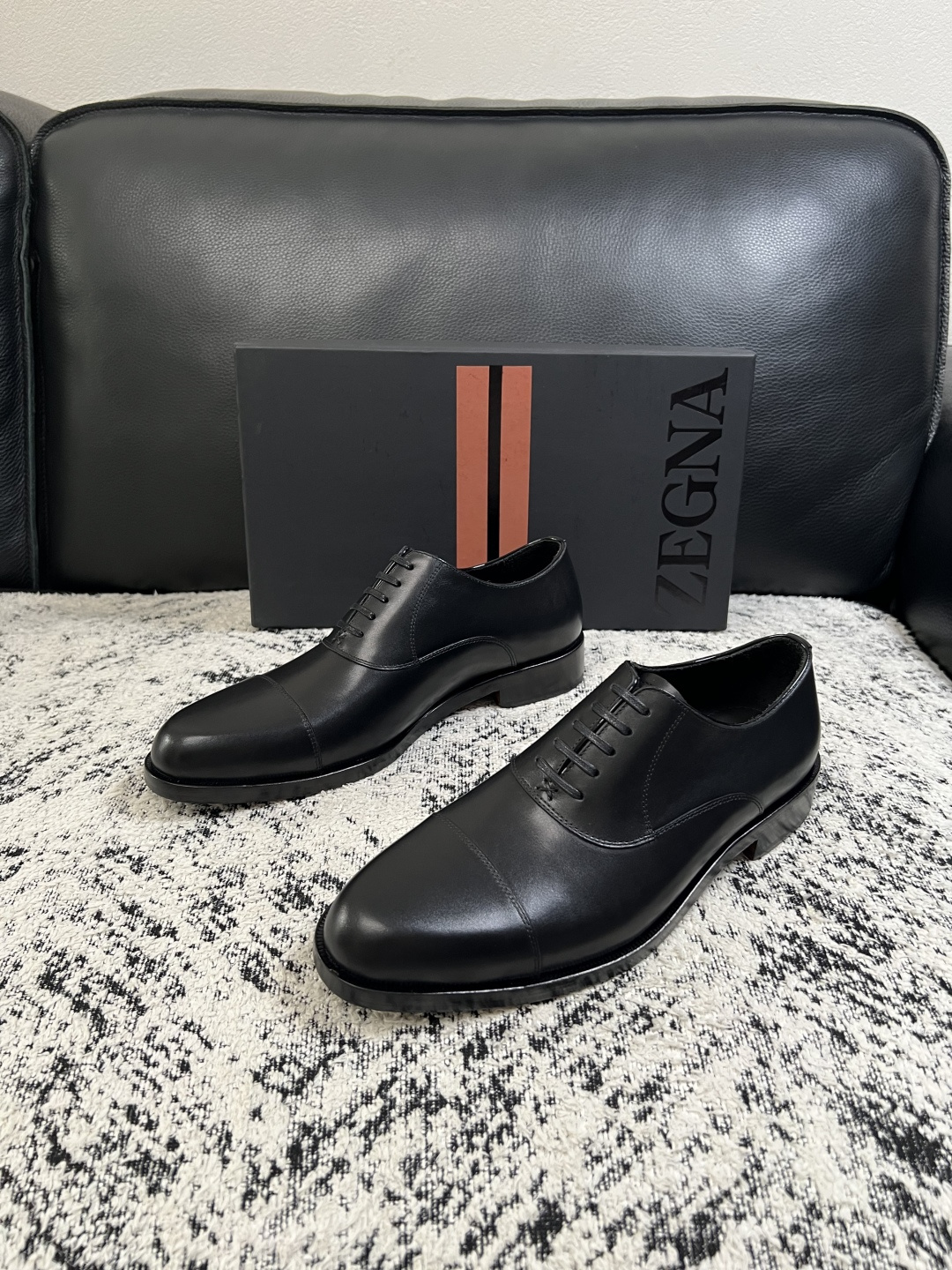 Zegna  高品质  顶级工艺品  杰尼亚  皮鞋专柜新款原厂配置，意大利进口牛皮面料，进口牛里垫，透气舒适，鞋底：原