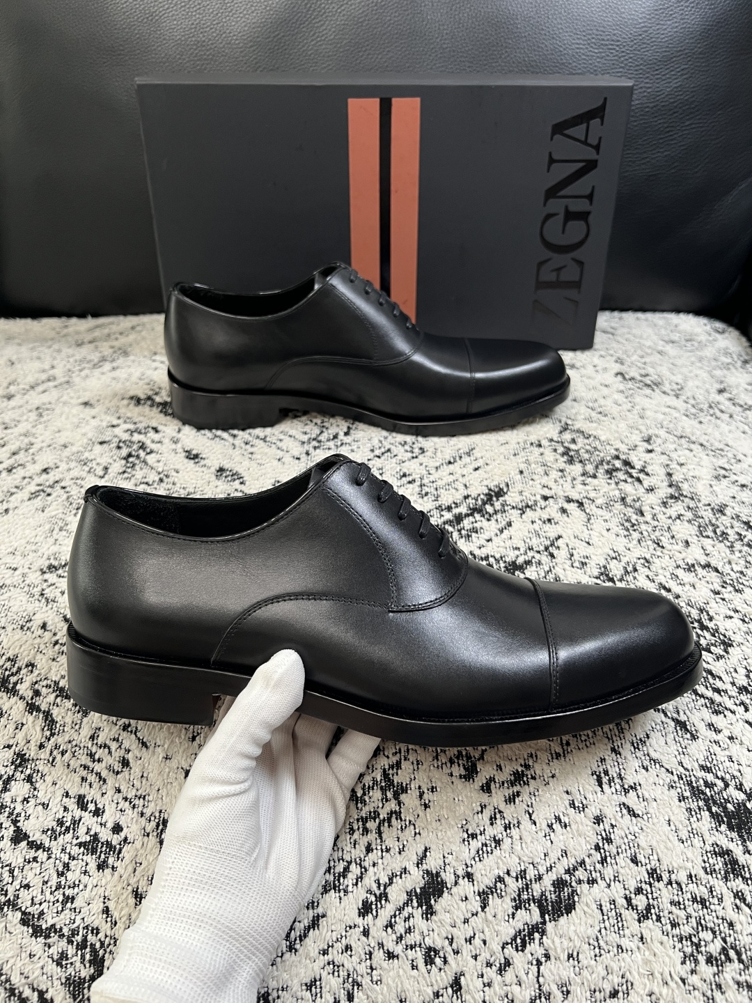Zegna  高品质  顶级工艺品  杰尼亚  皮鞋专柜新款原厂配置，意大利进口牛皮面料，进口牛里垫，透气舒适，鞋底：原