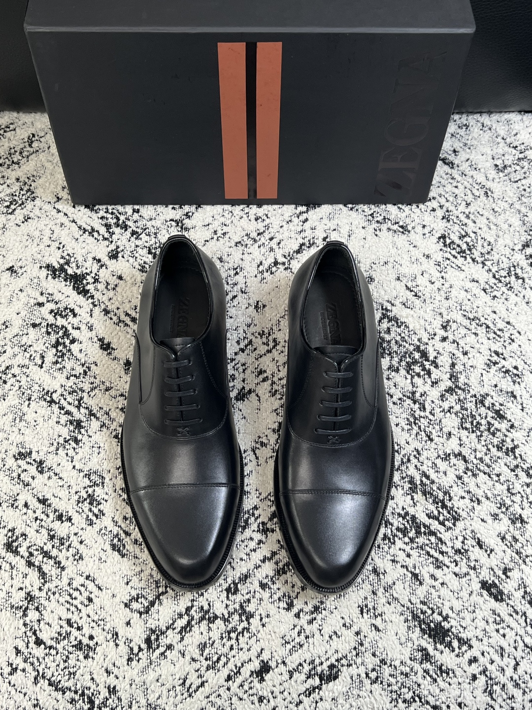 Zegna  高品质  顶级工艺品  杰尼亚  皮鞋专柜新款原厂配置，意大利进口牛皮面料，进口牛里垫，透气舒适，鞋底：原
