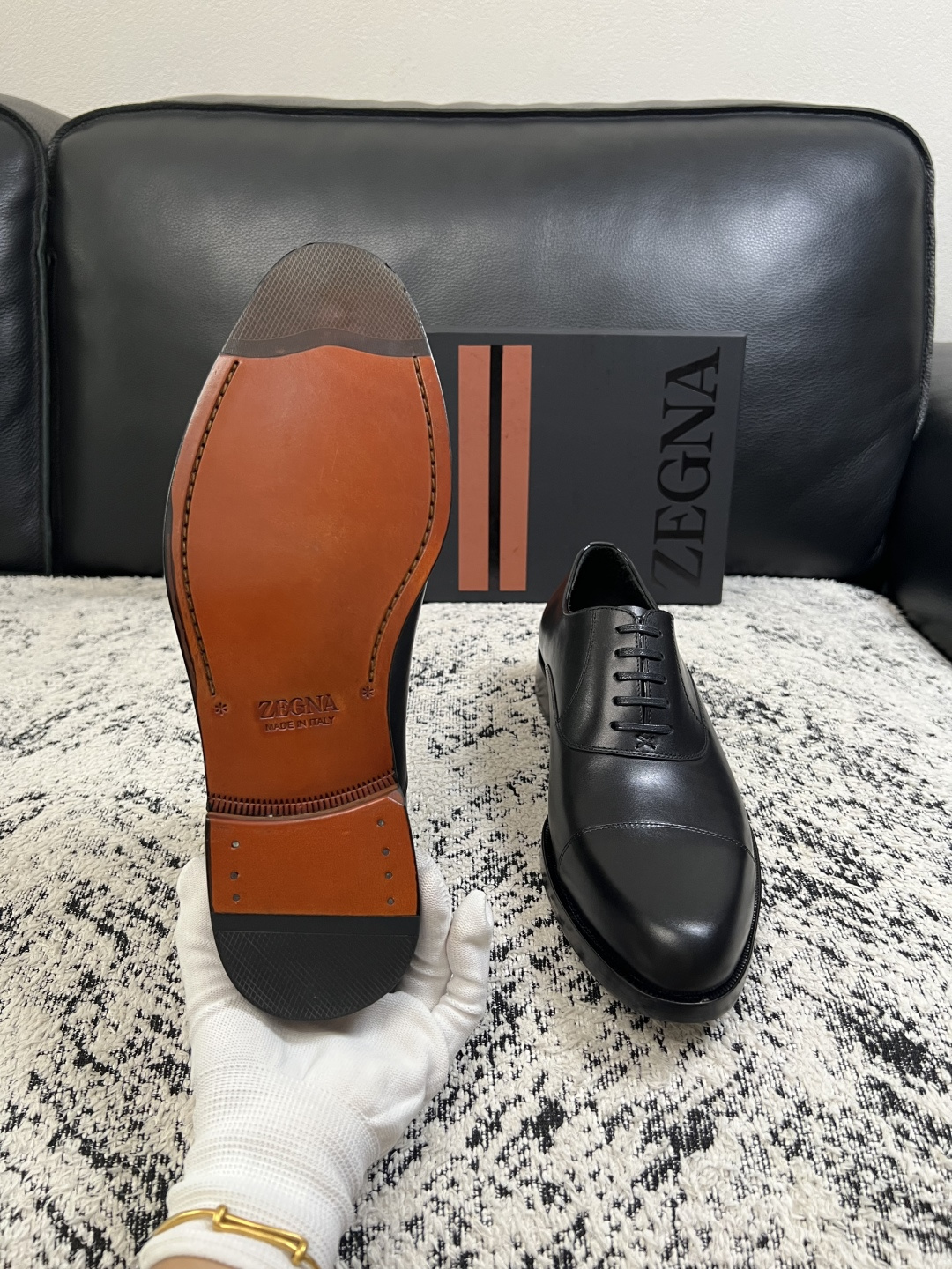 Zegna  高品质  顶级工艺品  杰尼亚  皮鞋专柜新款原厂配置，意大利进口牛皮面料，进口牛里垫，透气舒适，鞋底：原