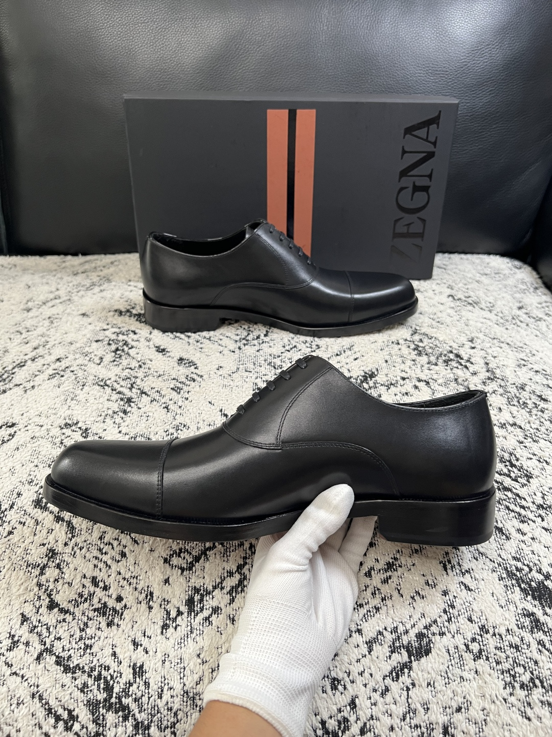 Zegna  高品质  顶级工艺品  杰尼亚  皮鞋专柜新款原厂配置，意大利进口牛皮面料，进口牛里垫，透气舒适，鞋底：原