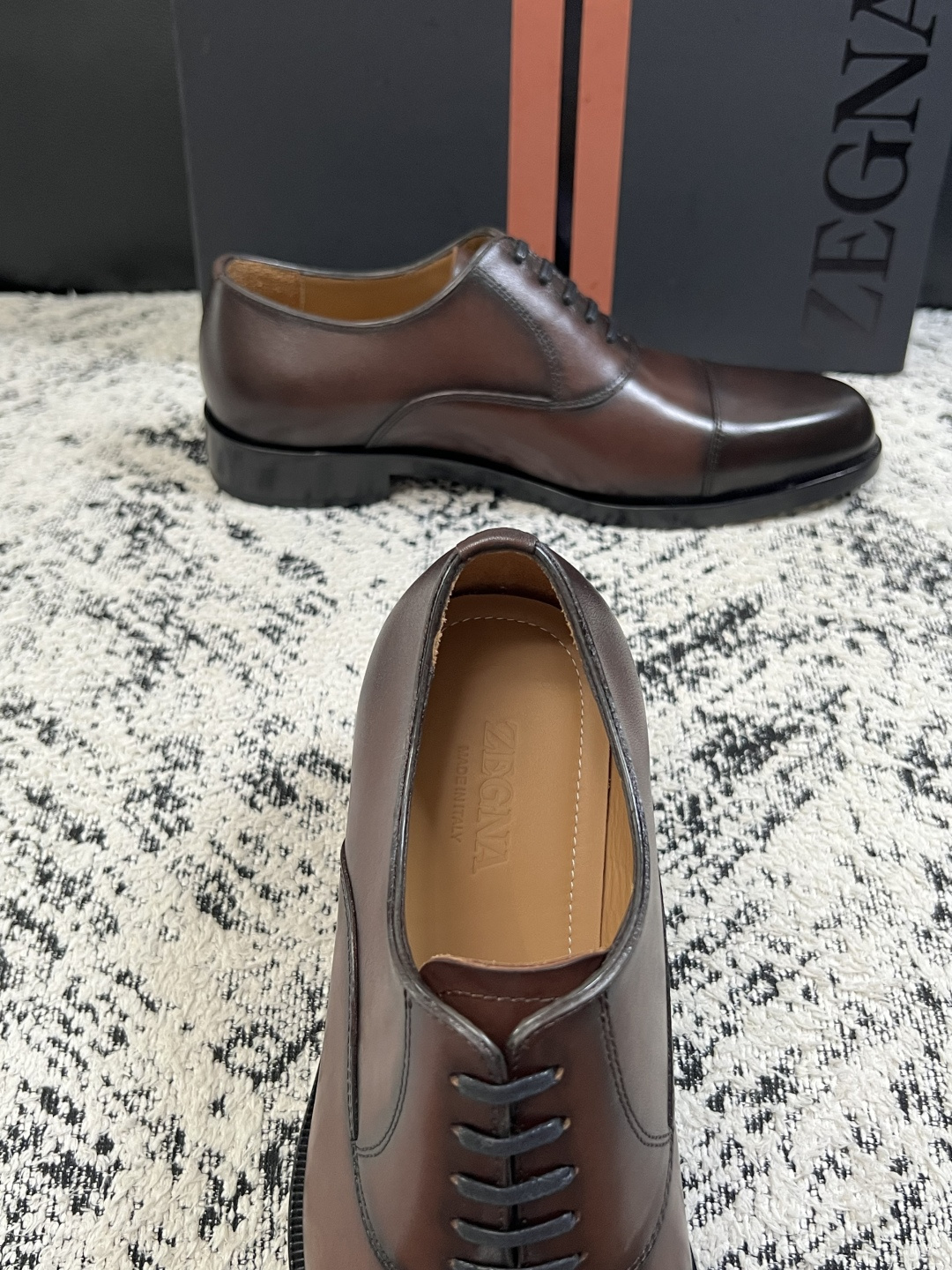 Zegna  高品质  顶级工艺品  杰尼亚  皮鞋专柜新款原厂配置，意大利进口牛皮面料，进口牛里垫，透气舒适，鞋底：原
