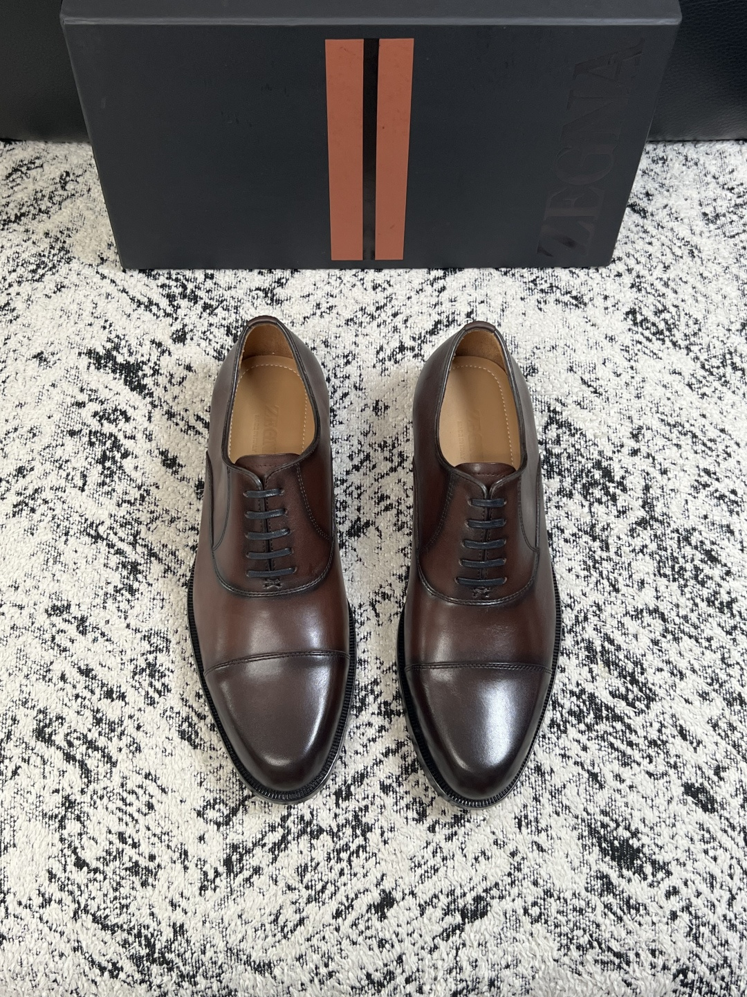 Zegna  高品质  顶级工艺品  杰尼亚  皮鞋专柜新款原厂配置，意大利进口牛皮面料，进口牛里垫，透气舒适，鞋底：原