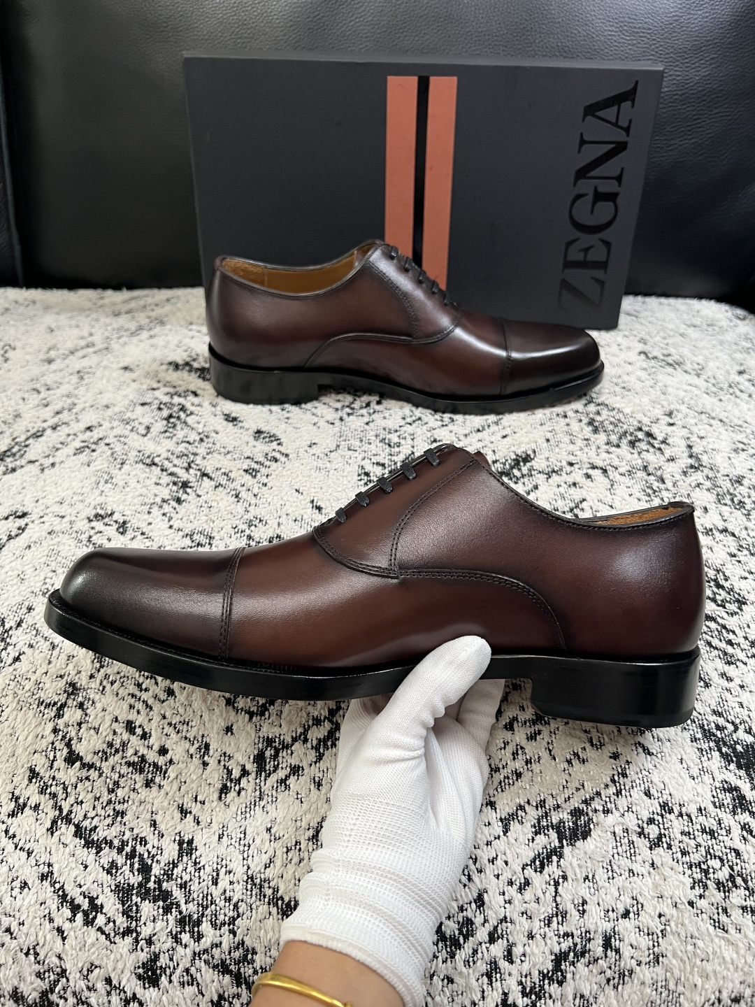Zegna  高品质  顶级工艺品  杰尼亚  皮鞋专柜新款原厂配置，意大利进口牛皮面料，进口牛里垫，透气舒适，鞋底：原