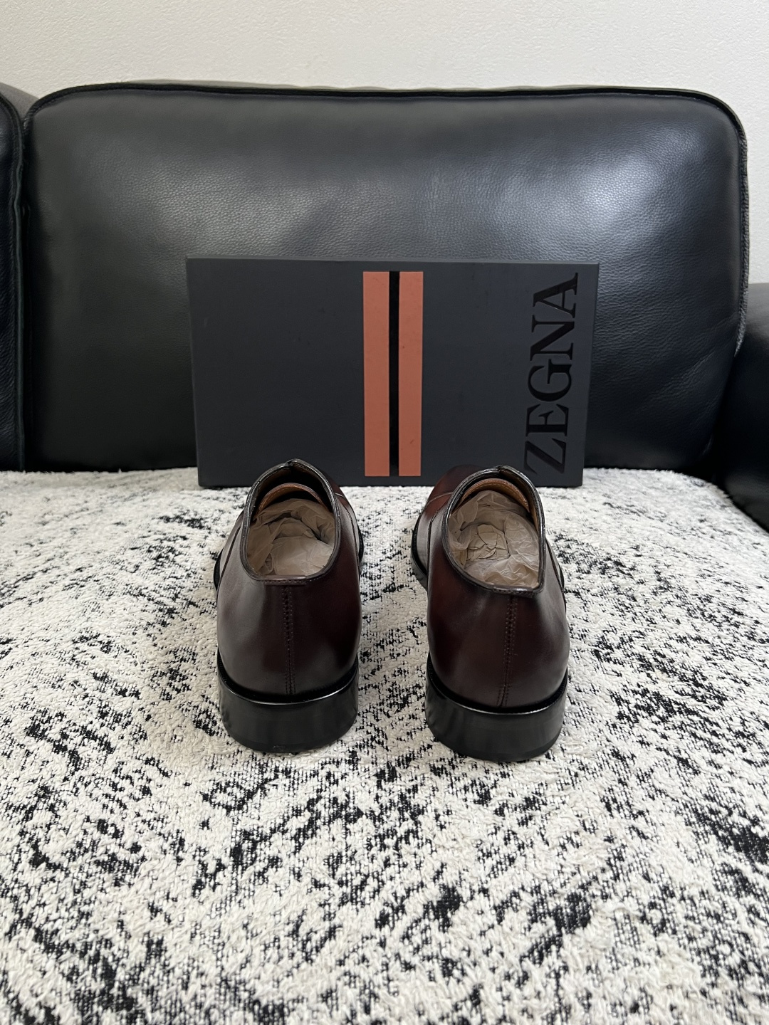 Zegna  高品质  顶级工艺品  杰尼亚  皮鞋专柜新款原厂配置，意大利进口牛皮面料，进口牛里垫，透气舒适，鞋底：原