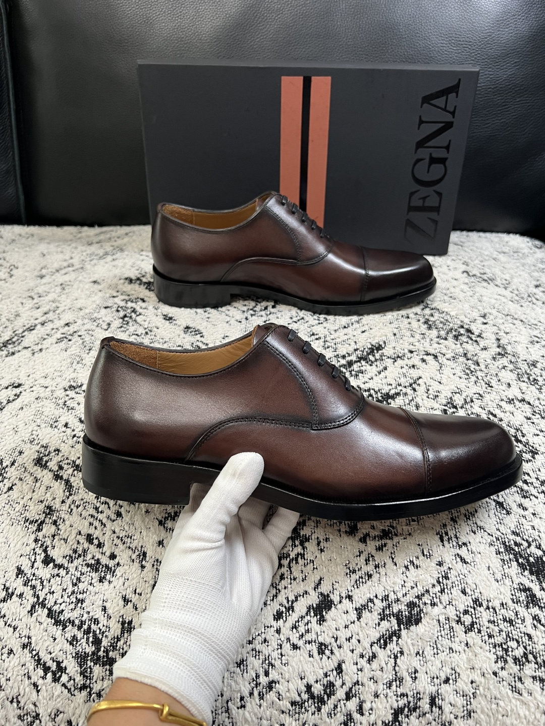 Zegna  高品质  顶级工艺品  杰尼亚  皮鞋专柜新款原厂配置，意大利进口牛皮面料，进口牛里垫，透气舒适，鞋底：原