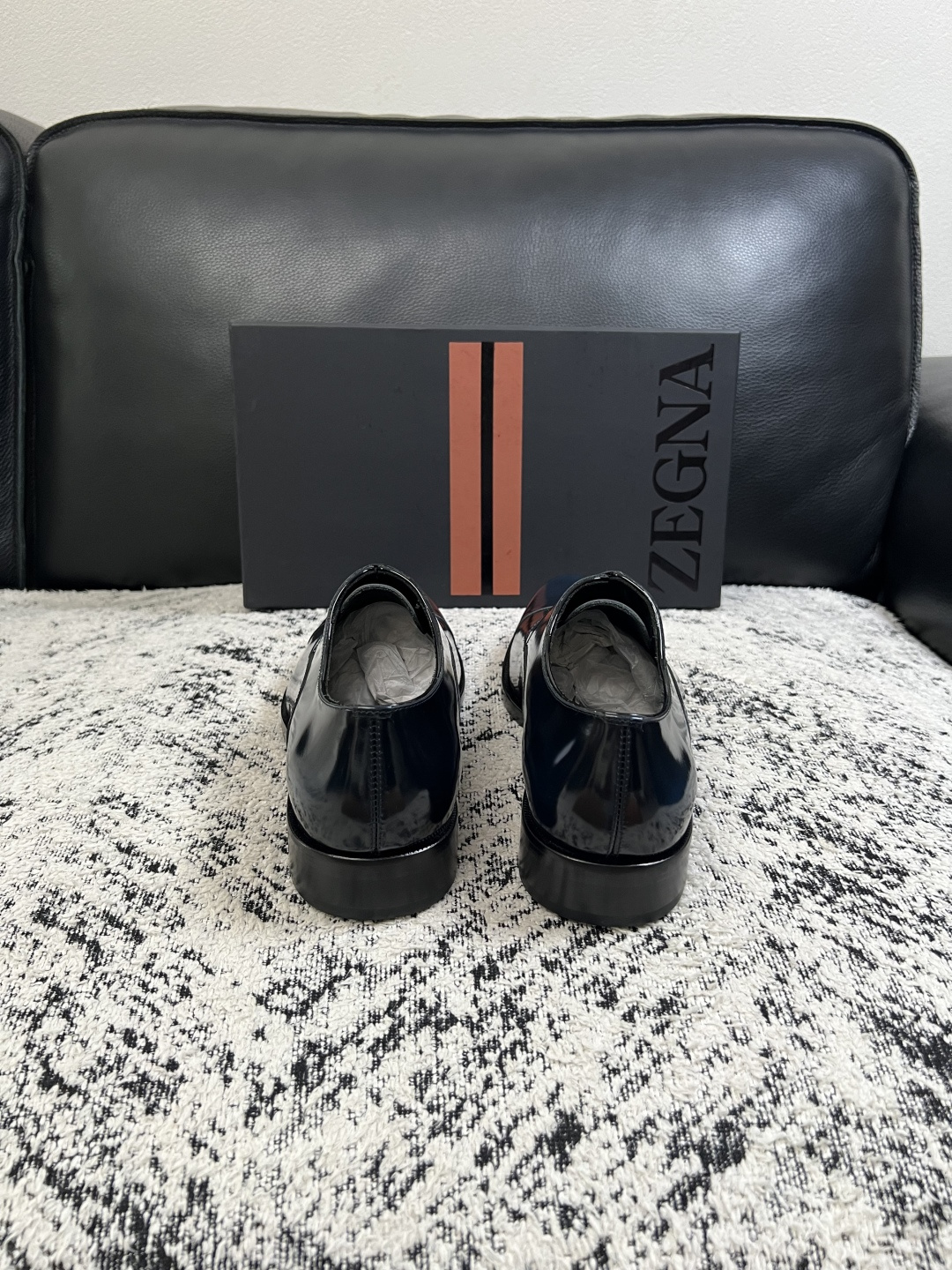Zegna  高品质  顶级工艺品  杰尼亚  皮鞋专柜新款原厂配置，意大利进口牛皮面料，进口牛里垫，透气舒适，鞋底：原