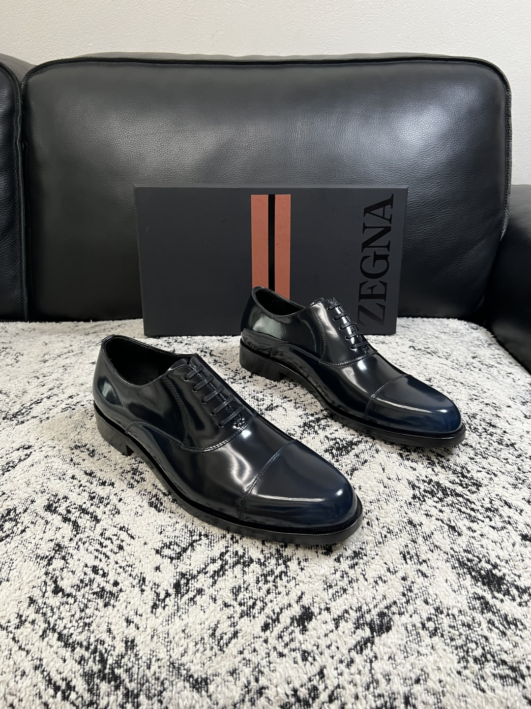 Zegna 高品质 顶级工艺品 杰尼亚 皮鞋专柜新款原厂配置,意大利进口牛皮面料,进口牛里垫,透气舒适,鞋底:原 Zegna 高品质 顶级工艺品 杰尼亚 皮鞋专柜新款原厂配置,意大利进口牛皮面料,进口牛里垫,透气舒适,鞋底:原