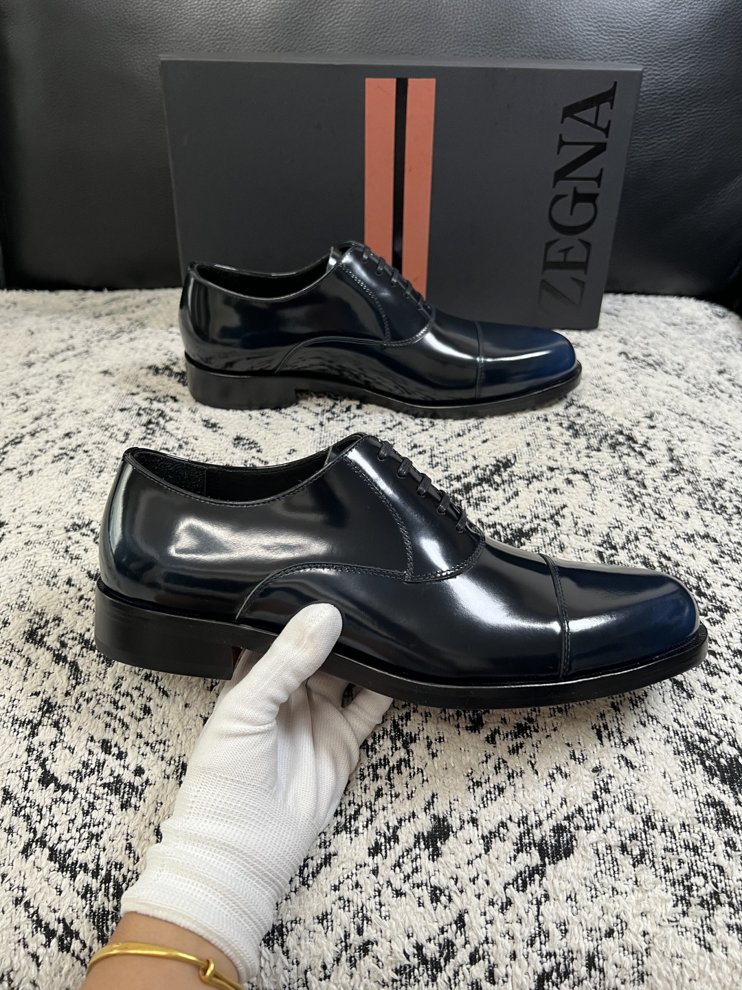 Zegna  高品质  顶级工艺品  杰尼亚  皮鞋专柜新款原厂配置，意大利进口牛皮面料，进口牛里垫，透气舒适，鞋底：原