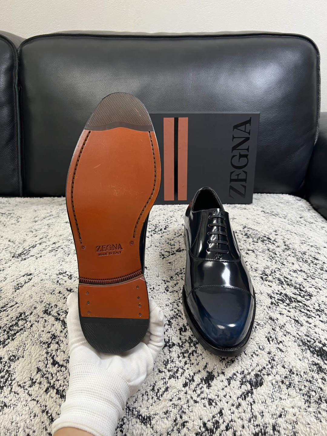 Zegna  高品质  顶级工艺品  杰尼亚  皮鞋专柜新款原厂配置，意大利进口牛皮面料，进口牛里垫，透气舒适，鞋底：原