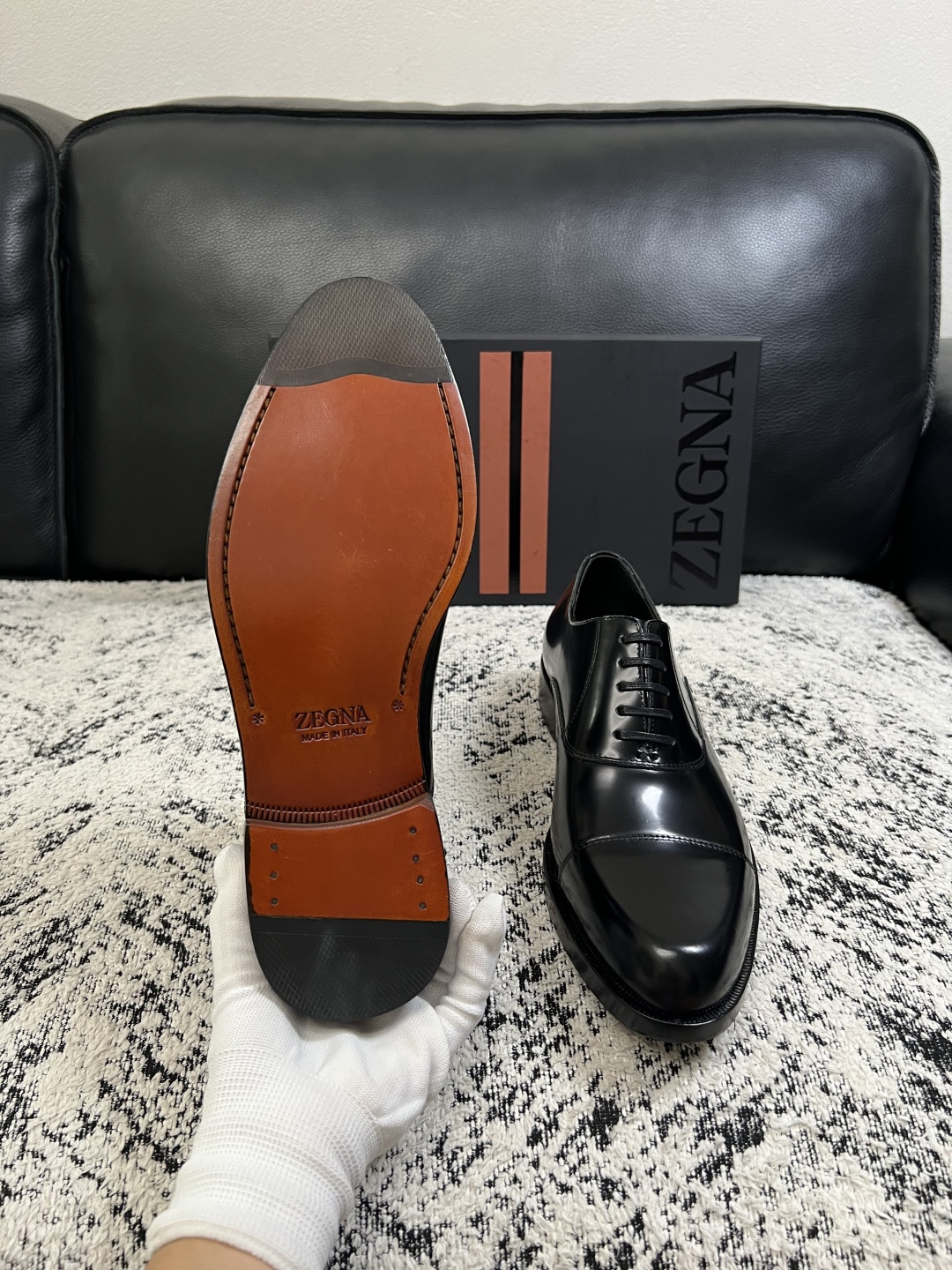 Zegna  高品质  顶级工艺品  杰尼亚  皮鞋专柜新款原厂配置，意大利进口牛皮面料，进口牛里垫，透气舒适，鞋底：原