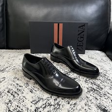 Zegna 高品质 顶级工艺品 杰尼亚 皮鞋专柜新款原厂配置,意大利进口牛皮面料,进口牛里垫,透气舒适,鞋底:原 Zegna 高品质 顶级工艺品 杰尼亚 皮鞋专柜新款原厂配置,意大利进口牛皮面料,进口牛里垫,透气舒适,鞋底:原