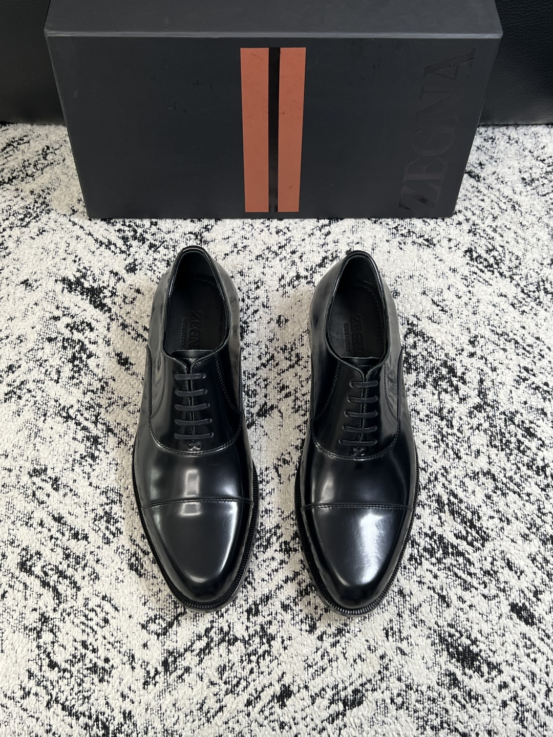 Zegna  高品质  顶级工艺品  杰尼亚  皮鞋专柜新款原厂配置，意大利进口牛皮面料，进口牛里垫，透气舒适，鞋底：原